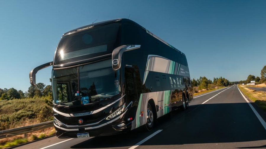 467716_1210371_volvo_b420r_6x2__2__web_